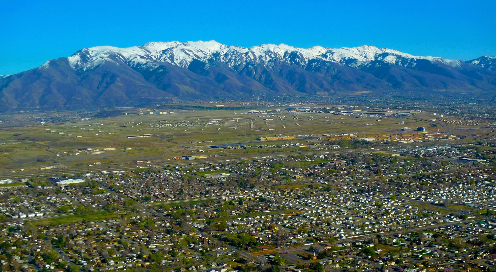 Davis County neighborhoods running up to the mountains